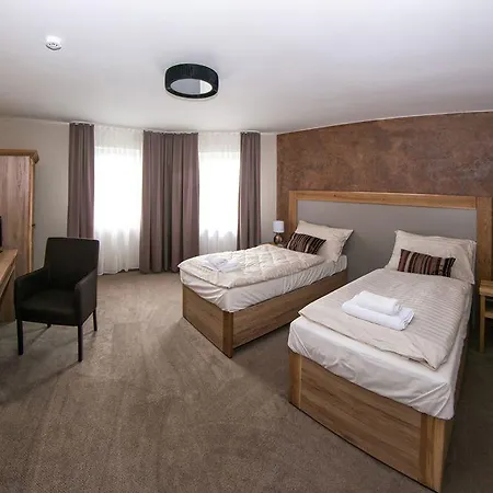 V Zalesi 3*